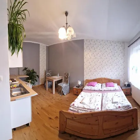 Przy Stawach Apartamenty&agroturystyka *