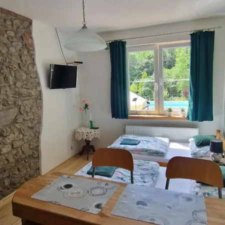 Przy Stawach Apartamenty&agroturystyka * Победна