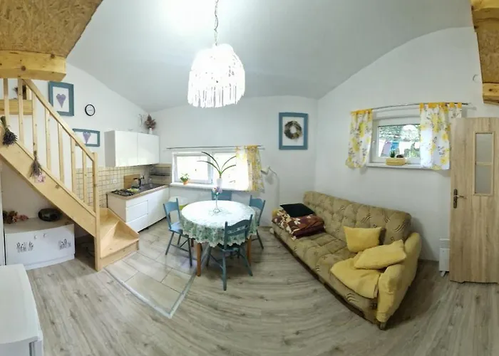 Przy Stawach Apartamenty&agroturystyka 포비에드나