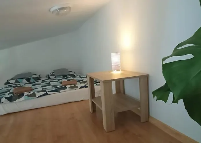 아파트 Przy Stawach Apartamenty&agroturystyka 포비에드나